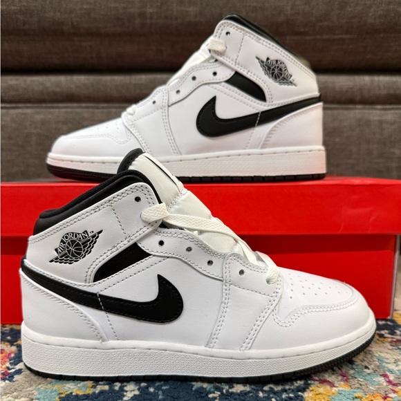 Shoes - Size 4Y/5.5W - Air Jordan 1 Mid GS “White Black”